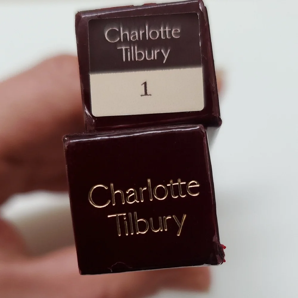 New Authenric Charlotte Tilbury Magic Away Liquid Concealer In 2 Shades